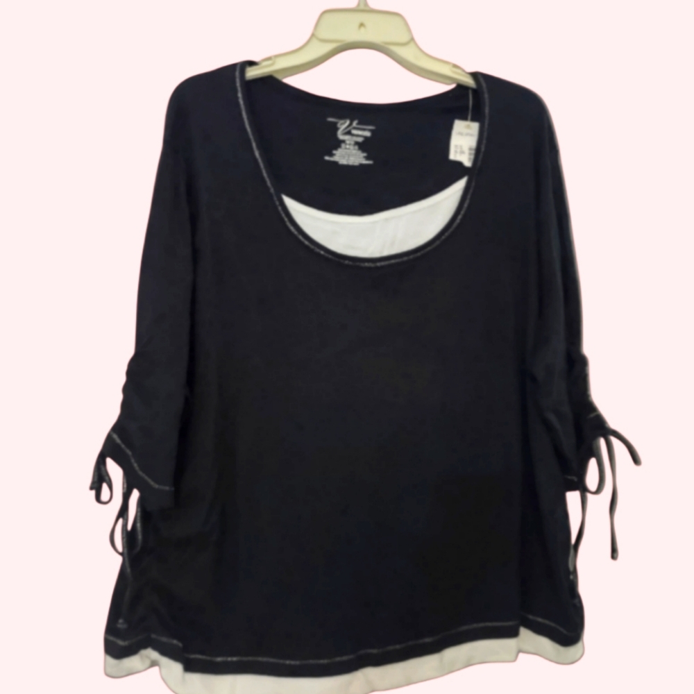 Women's Black Top with White Trim 18/20 NWT